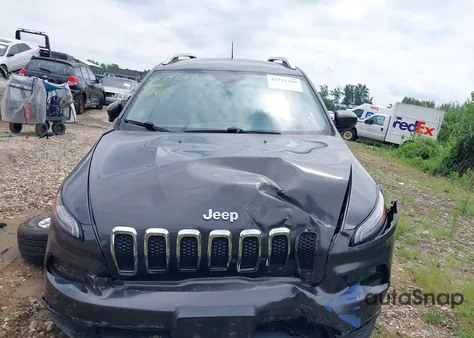 2017 Jeep Cherokee Latitude 4X4 from USA, damaged, VIN 1C4PJMCBXHW587381